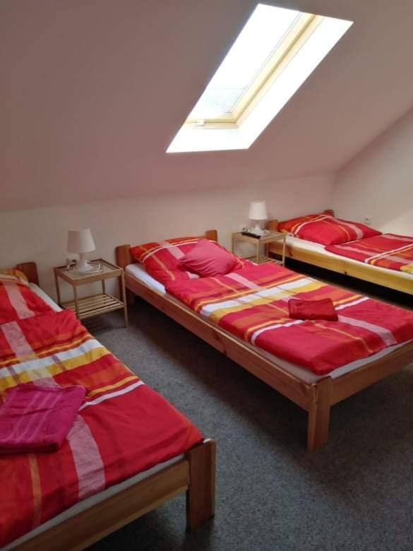 Bakin bar Otel Třebíč Dış mekan fotoğraf